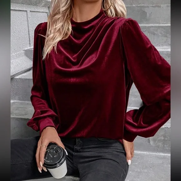 Luxe navy blue draped velvet top - Picture 5 of 16